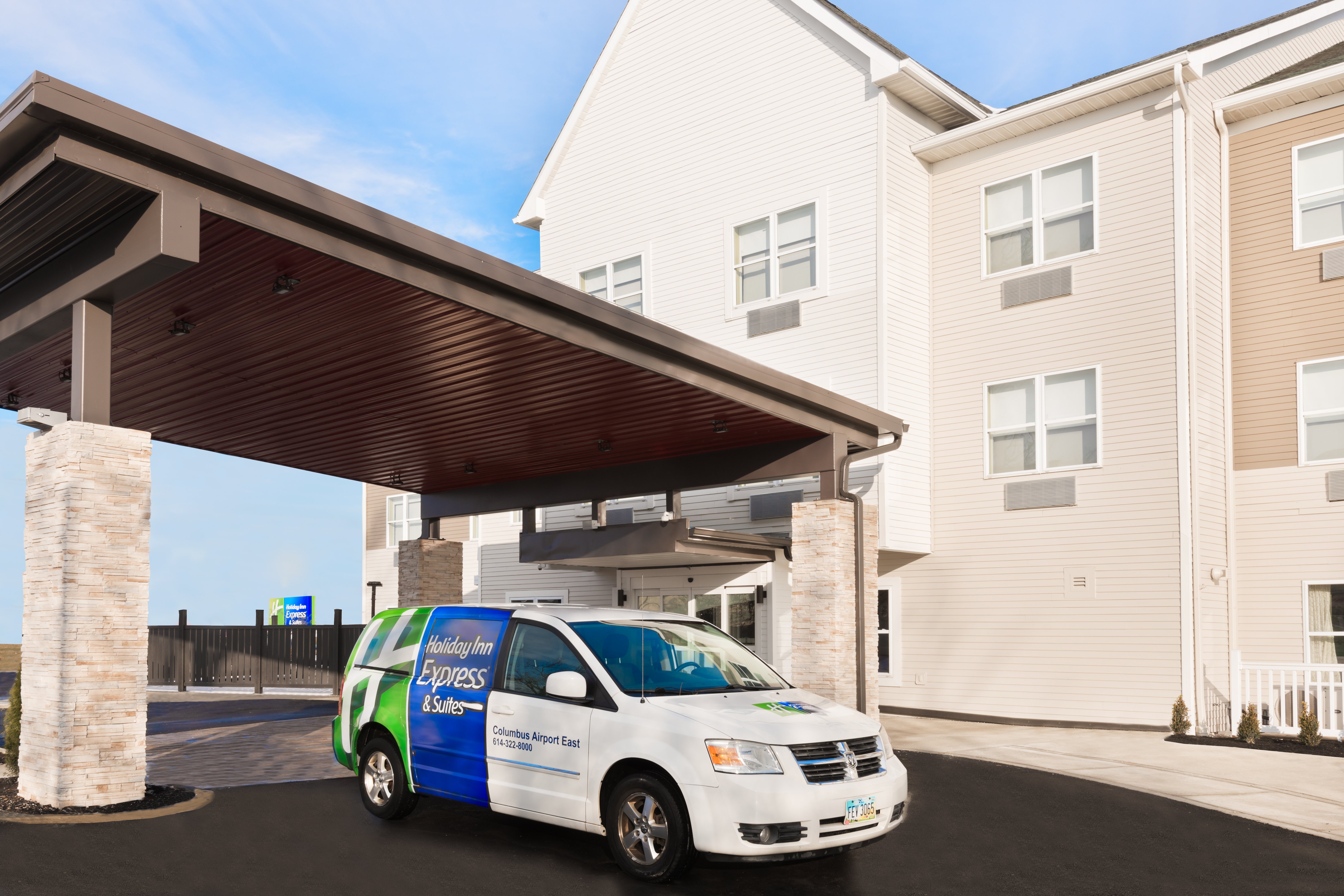 Holiday Inn Express And Suites Columbus Airport East 45/46