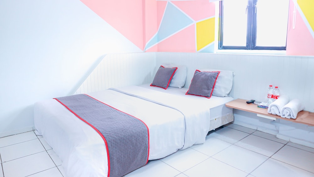OYO 3728 Tunas Plaza Residence 8/24