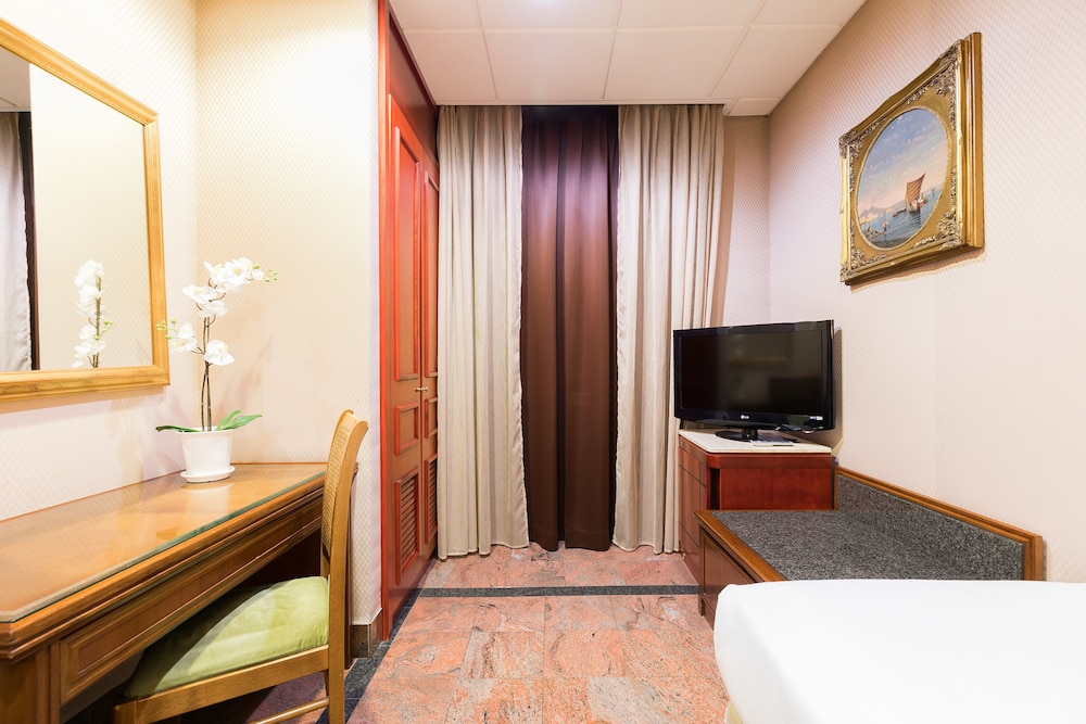 Madison Hotel Rome 37/48