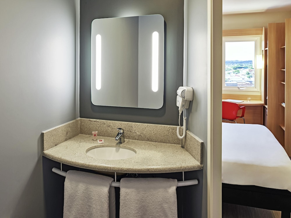 Ibis Rio Branco 42/43