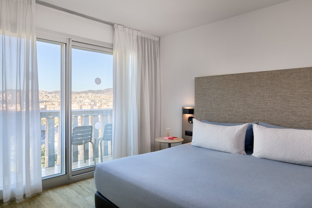 Town House, King Bed, Balcony