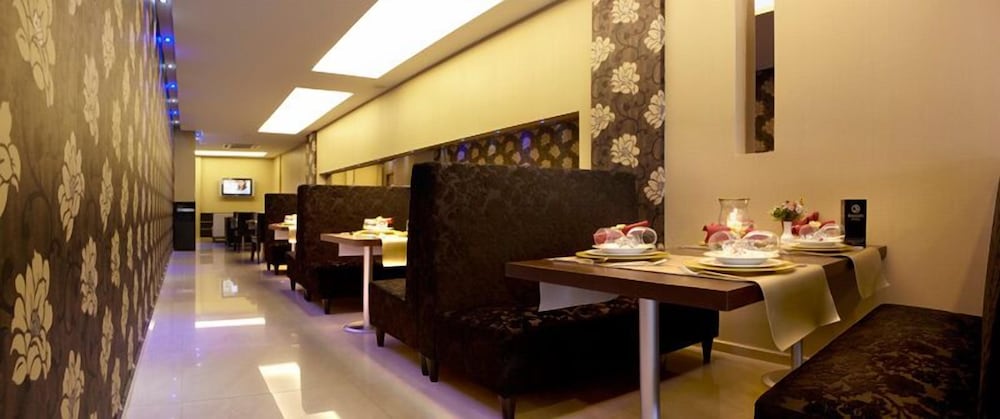 Susuzlu Hotel 24/28
