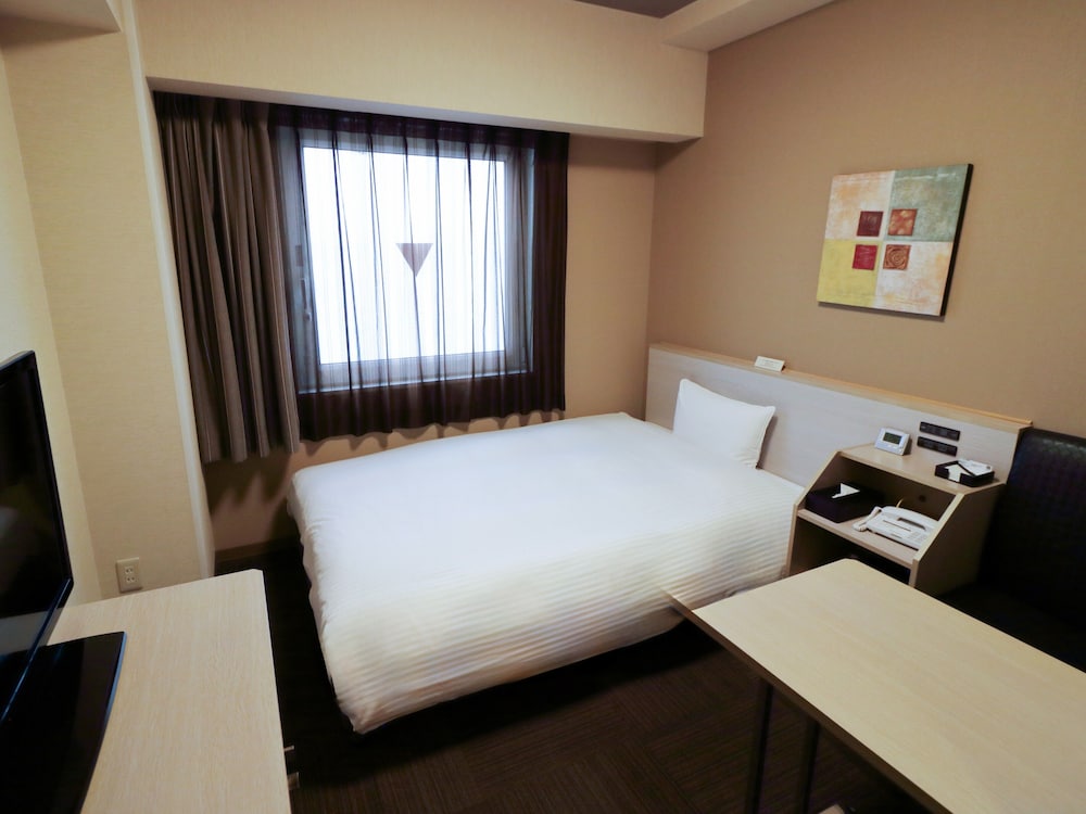 ROOM, SINGLE, SMOKING