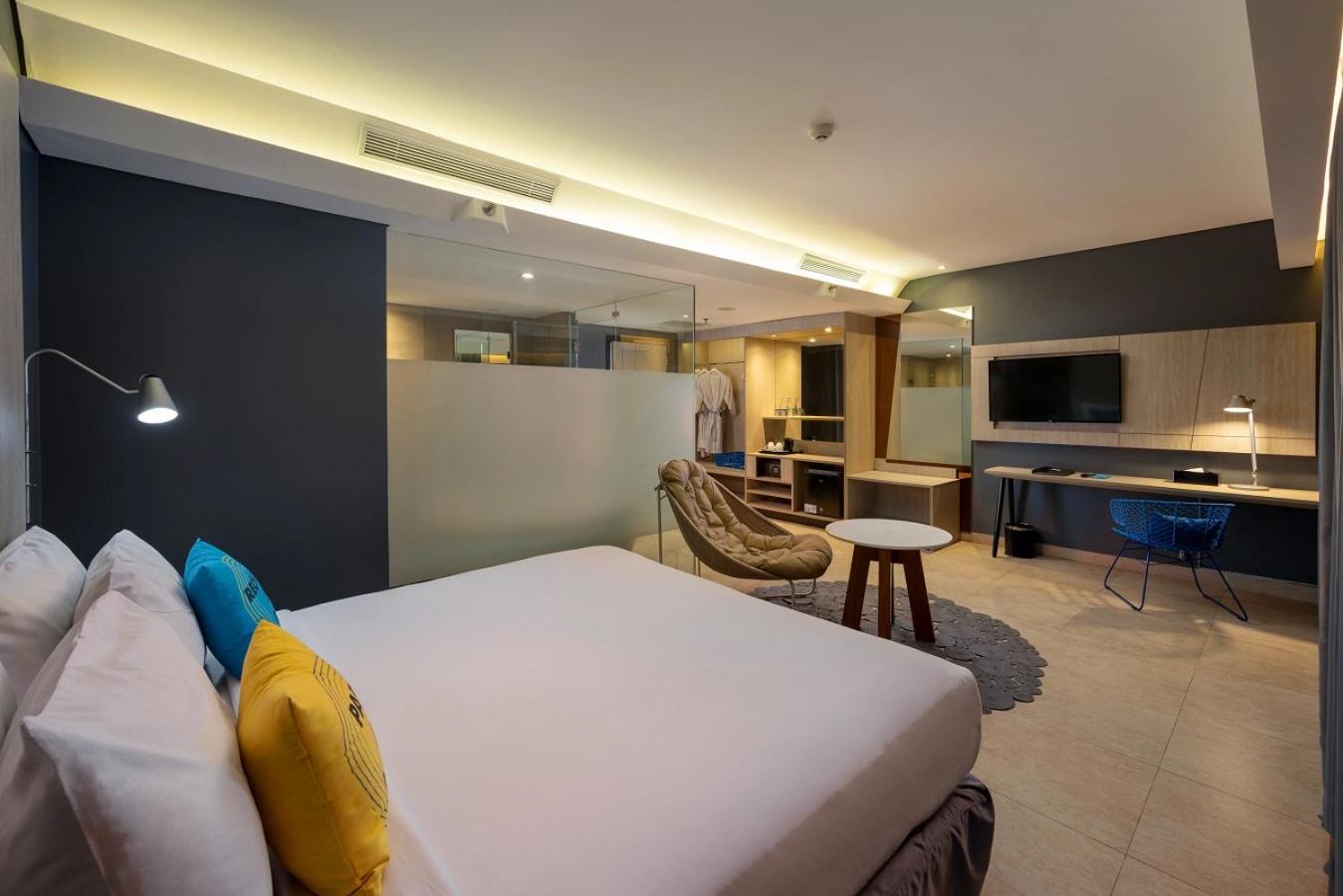 Solia, Suite, King Bed