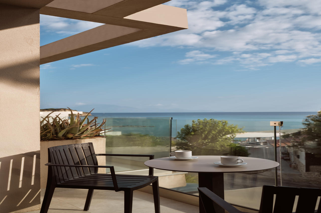 New Beach Hotel 29/43