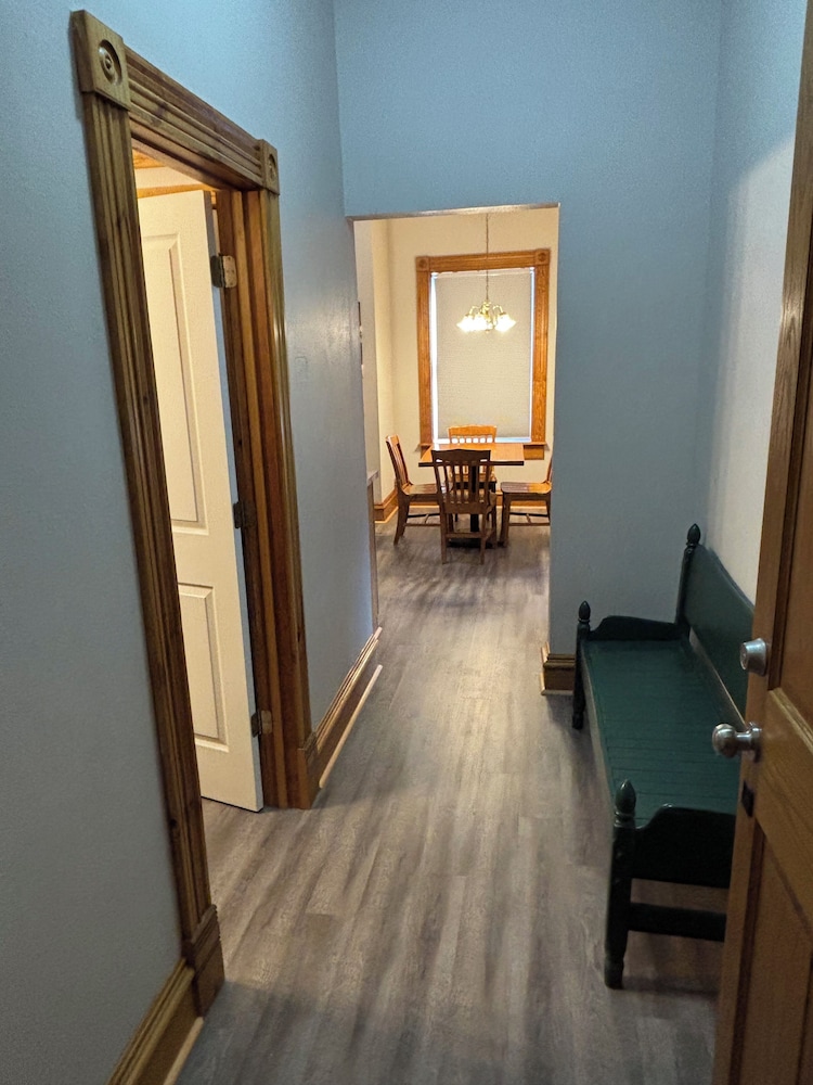 Hermann Crown Suites 40/75