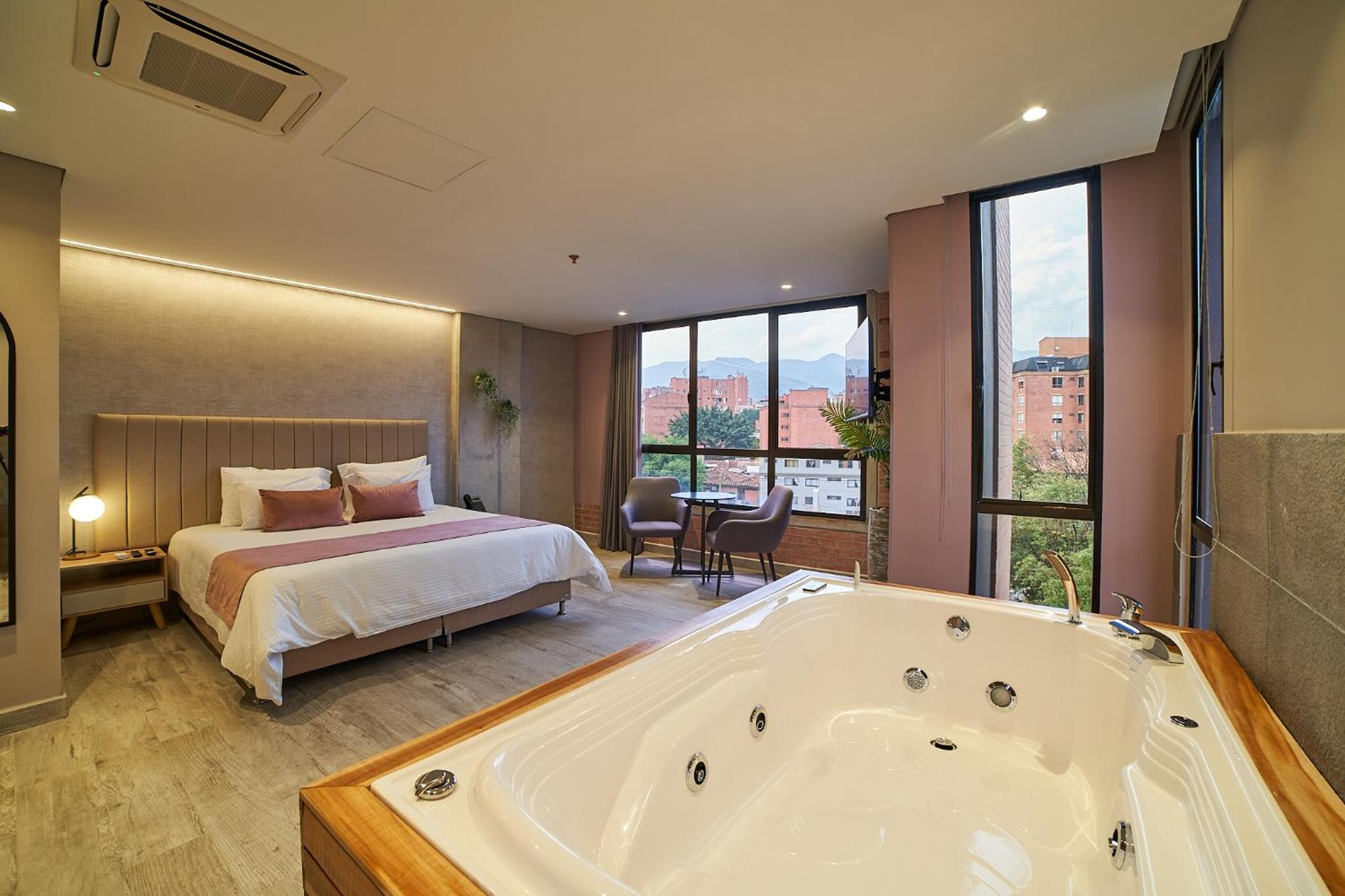 جناح بسرير كينج بجاكوزي، Eutopiq Hotel 7/10