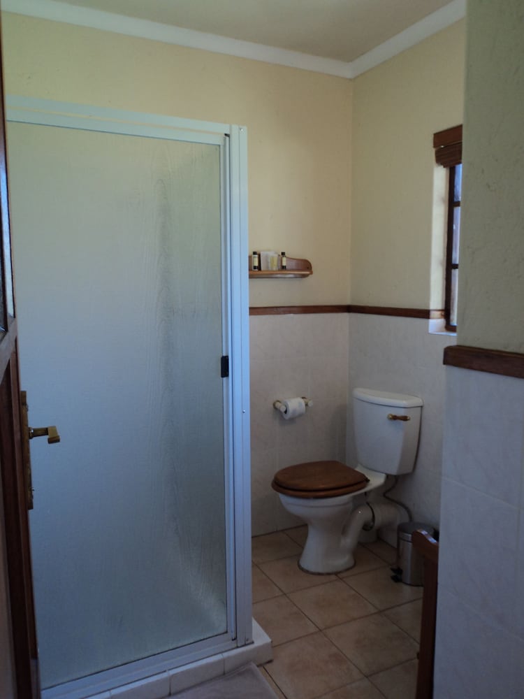 African Footprints Lodge 22/22