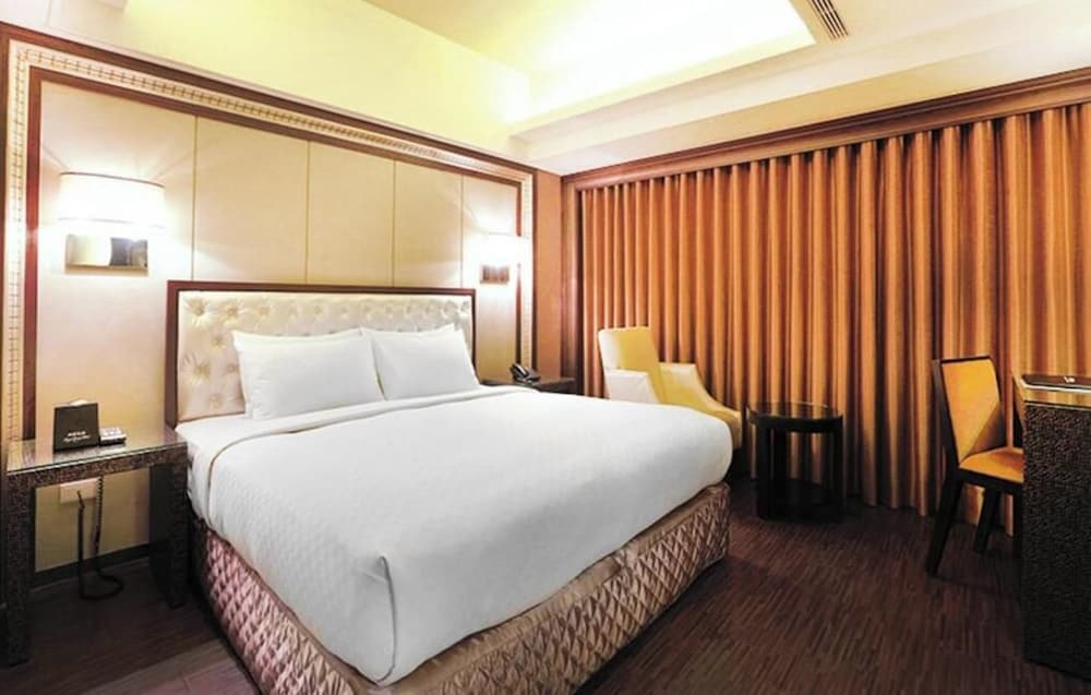 Royal Group Hotel -Chang Chien Branch 14/26