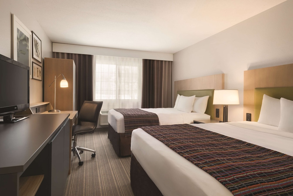 Country Inn and Suites By Radisson Grand Rapids Mn 8/17