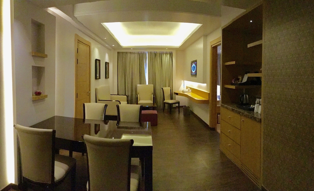 Ramada by Wyndham Ghaziabad Vasundhara 32/53
