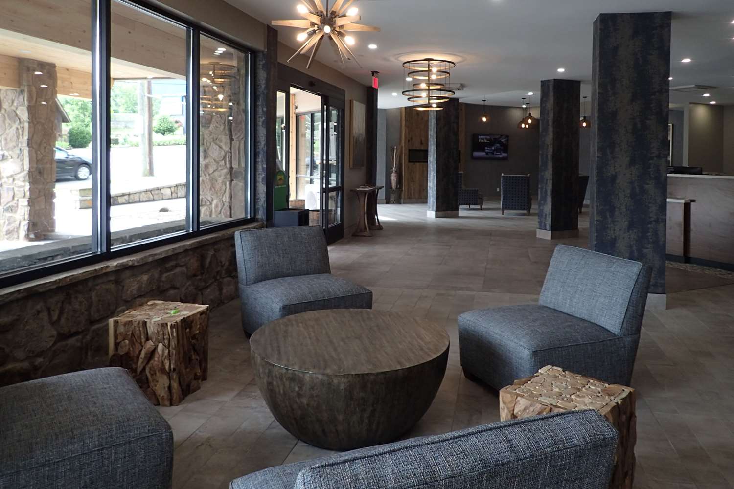 Clarion Pointe Downtown Gatlinburg 27/32