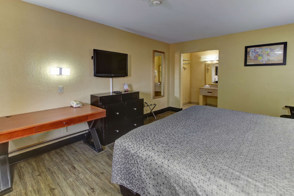 Econo Lodge Town Center 23/32