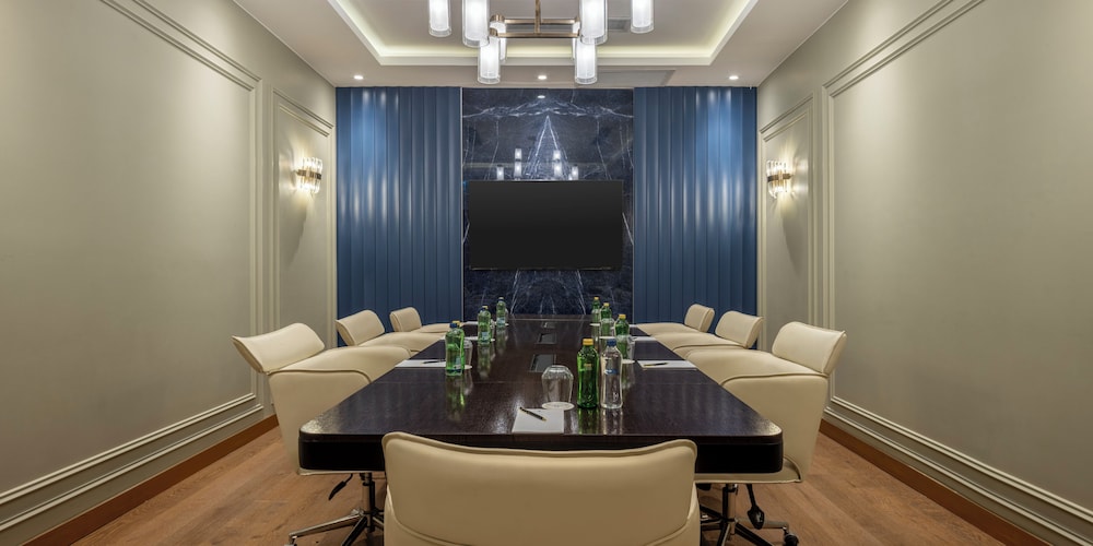 Palazzo Donizetti Istanbul, Tapestry Collection by Hilton 70/75