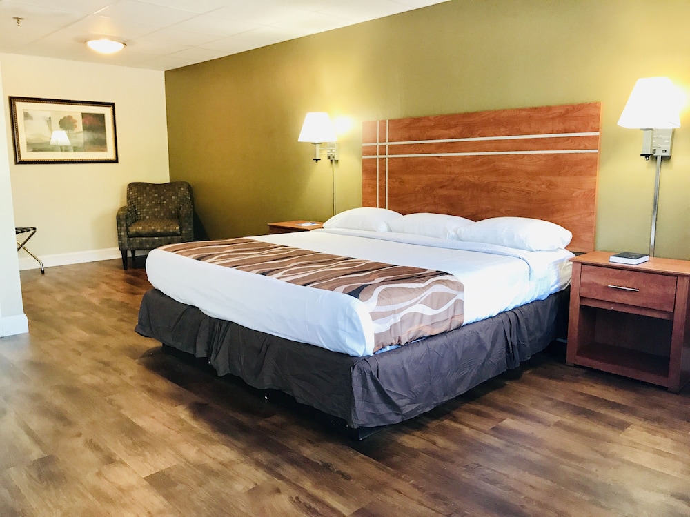 Rodeway Inn Swansea, MA 11/42