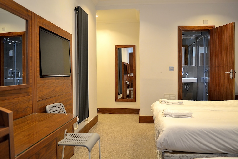 Leisure Inn Hotel 47/56