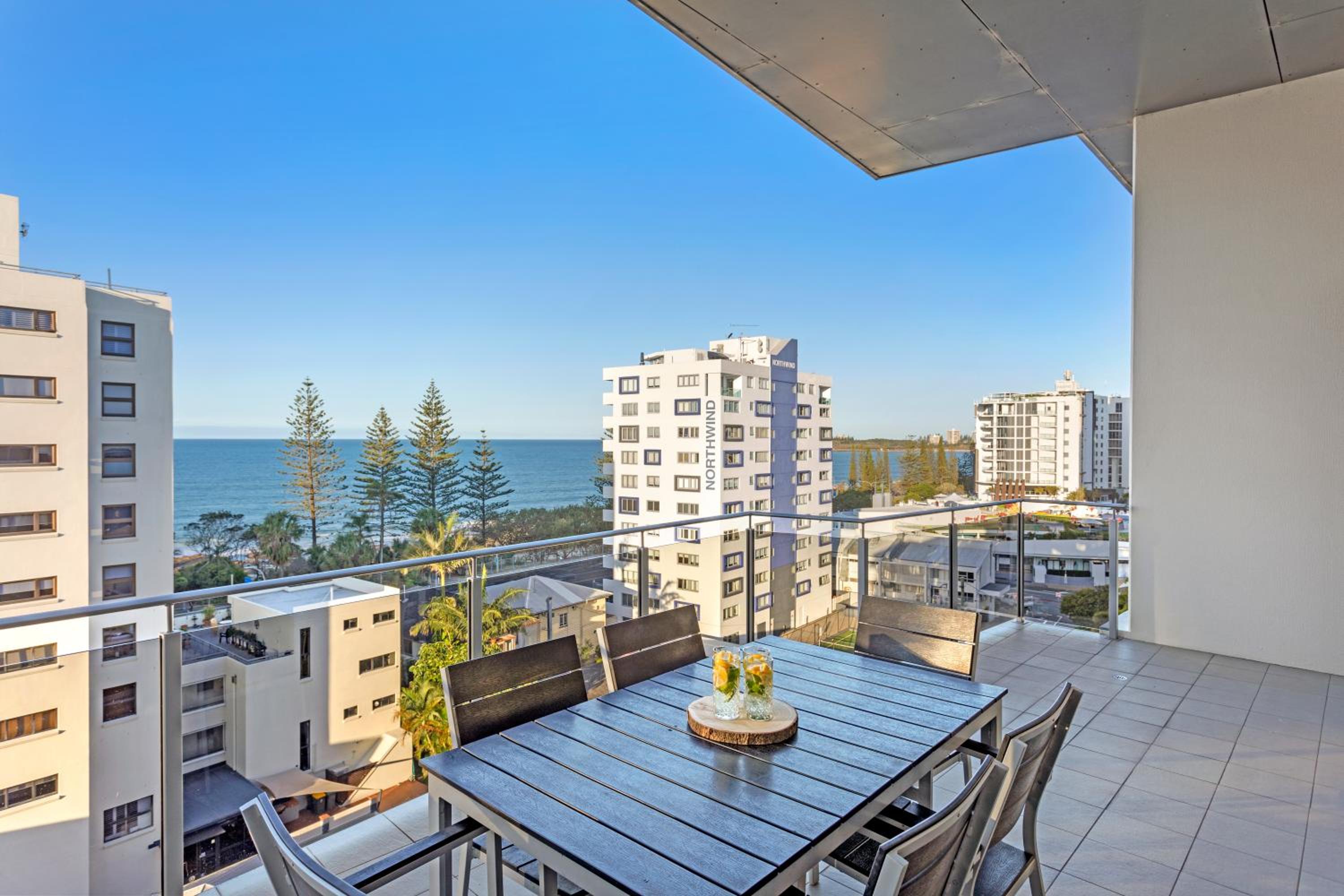 2 BEDROOMS, APARTMENT, QUEEN AND TWIN BEDS