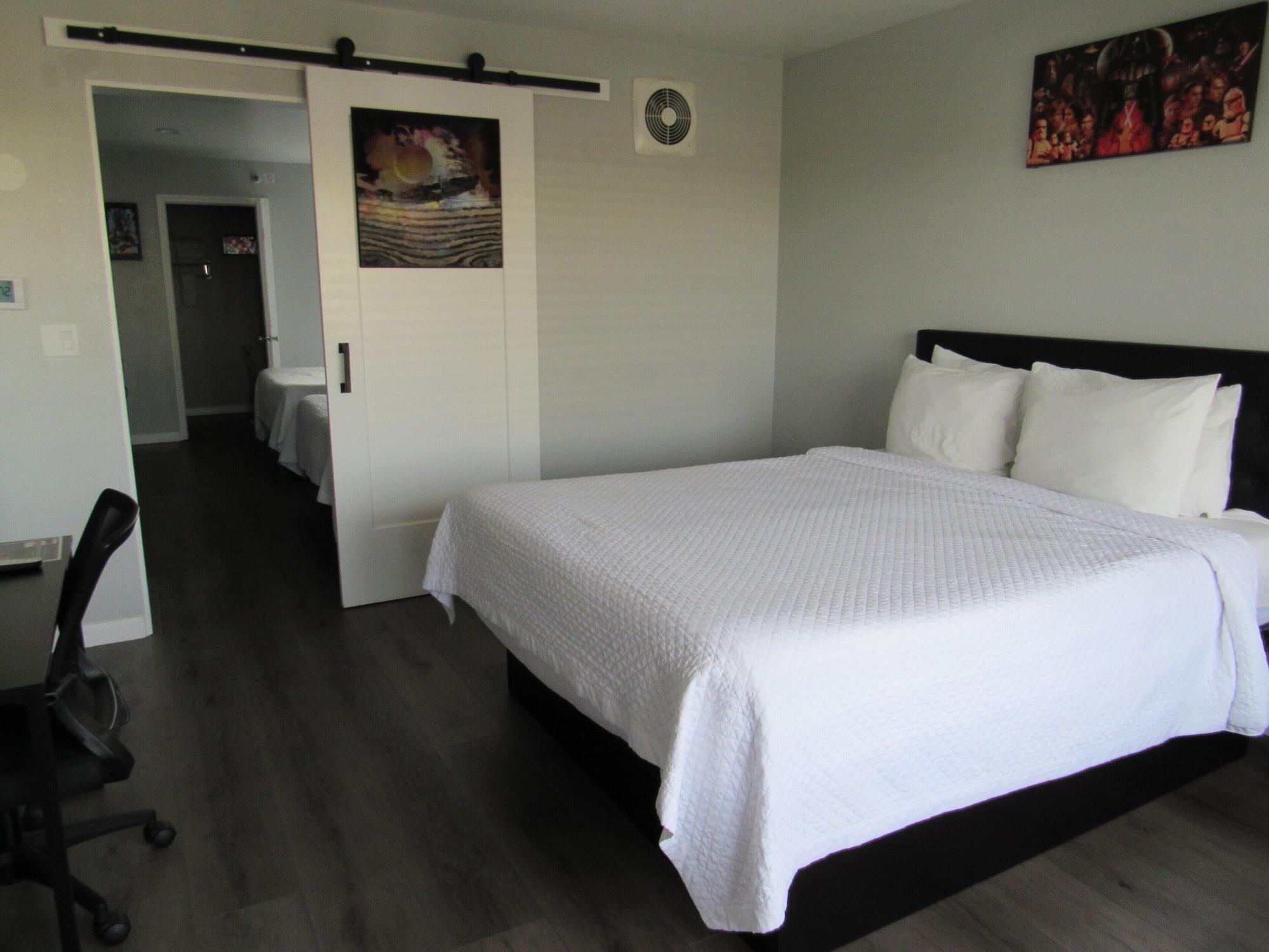 Efficiency, Suite, Multiple Beds