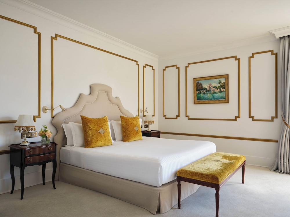 2 Bedrooms, Art, Suite, Twin Beds, King Bed