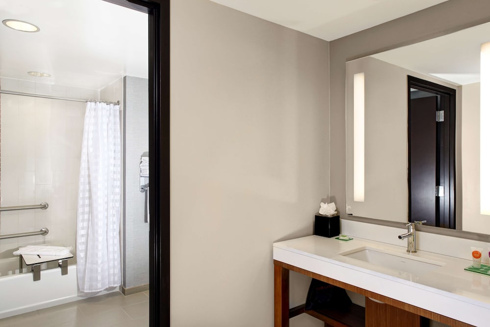 Hyatt Place Boulder Pearl Street 16/60