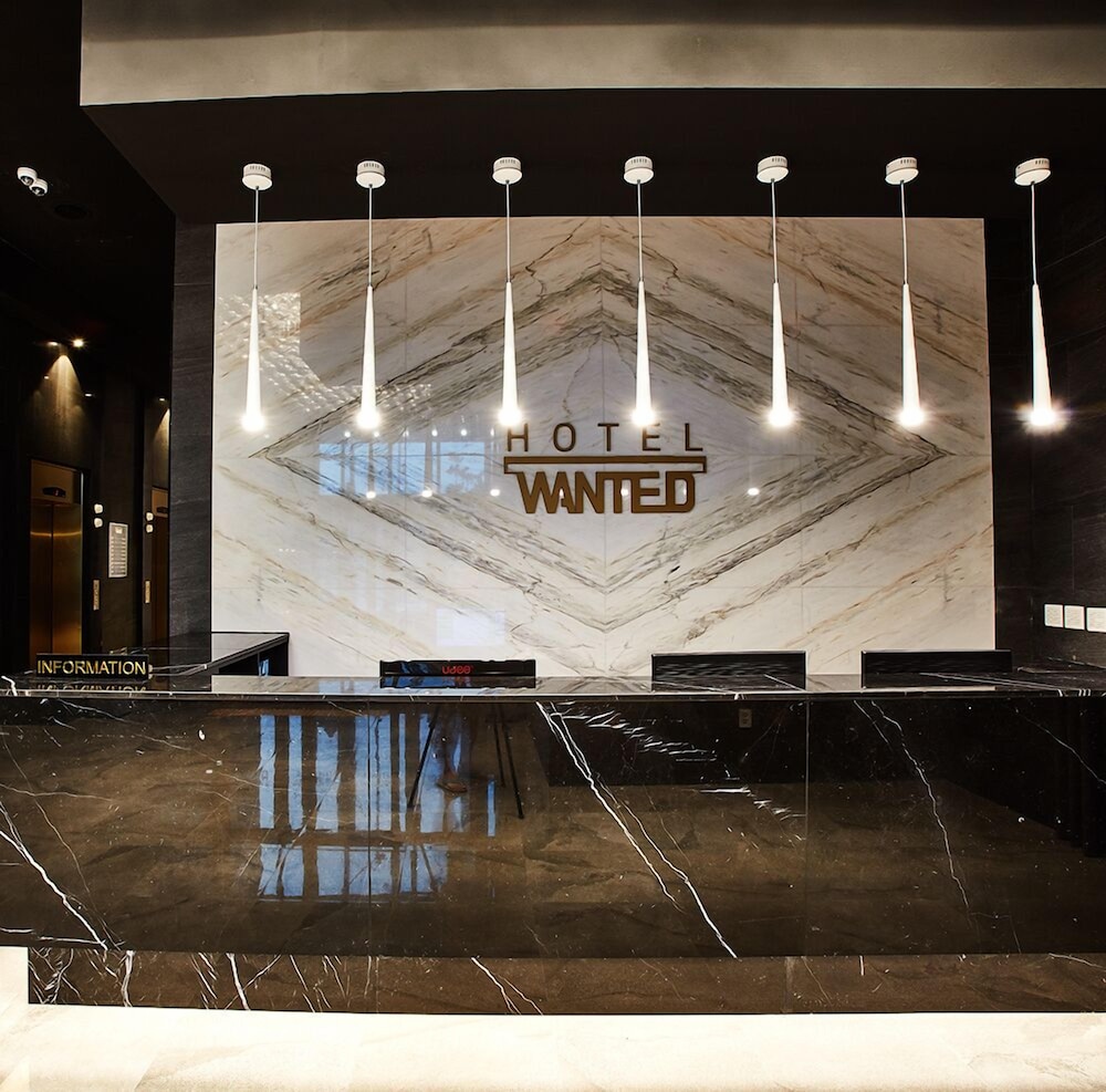 Hotel Wanted 10/70