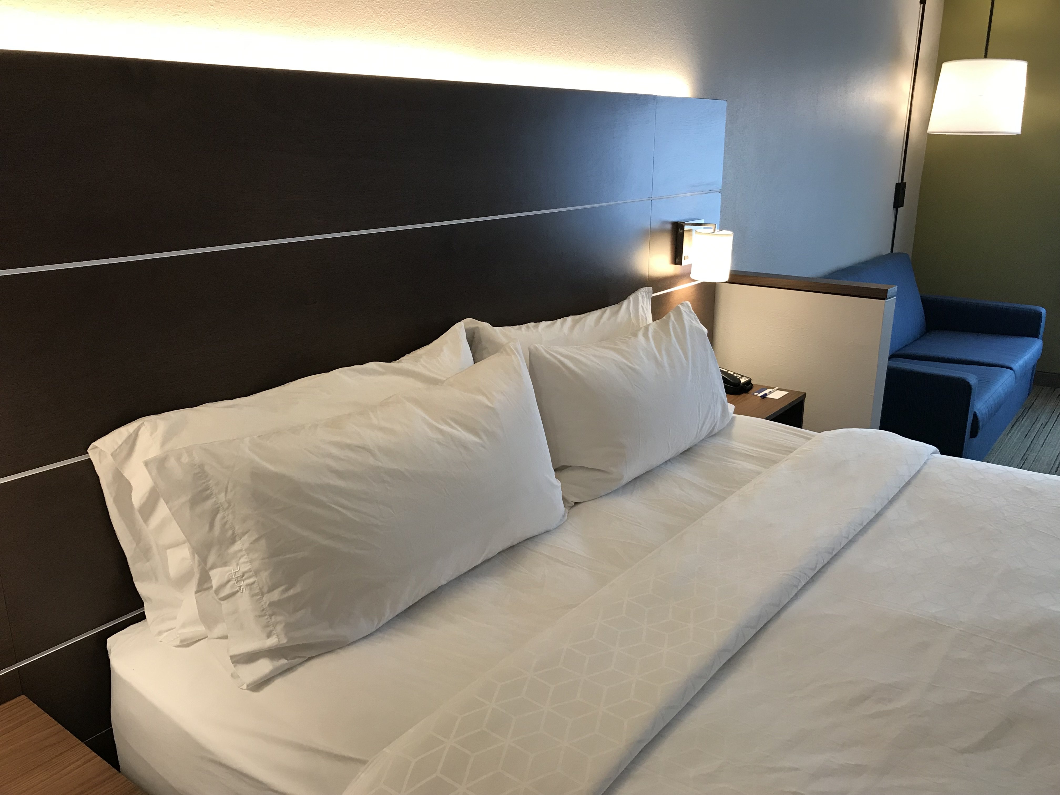 HOLIDAY INN EXPRESS & SUITES HANNIBAL - MEDICAL CENTER 24/53