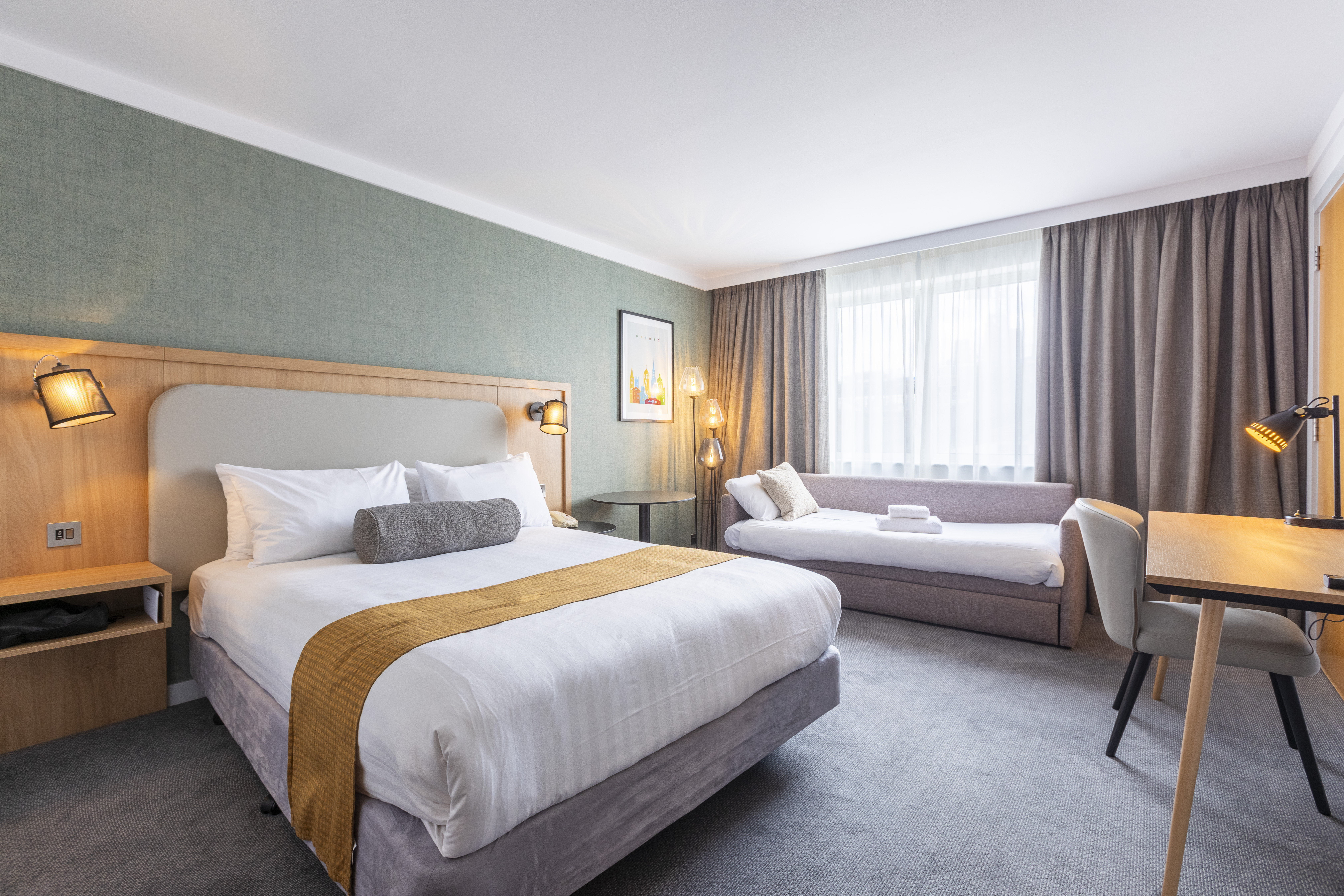 غرفة بسرير كينج مع أريكة، HOLIDAY INN OXFORD 2/4