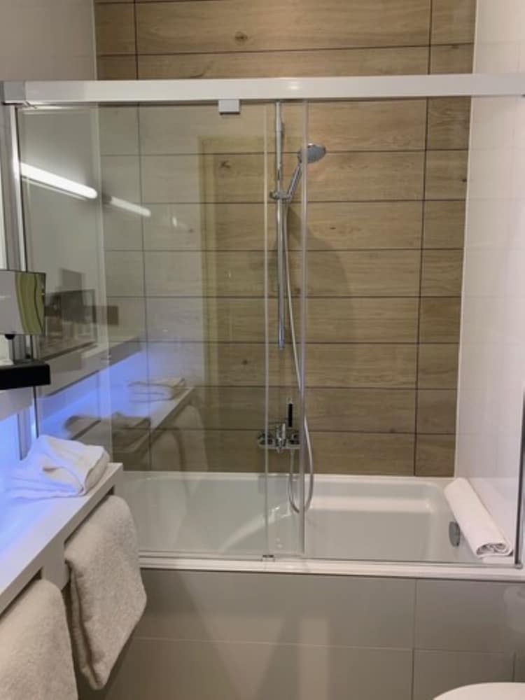 Hotel B55 39/45