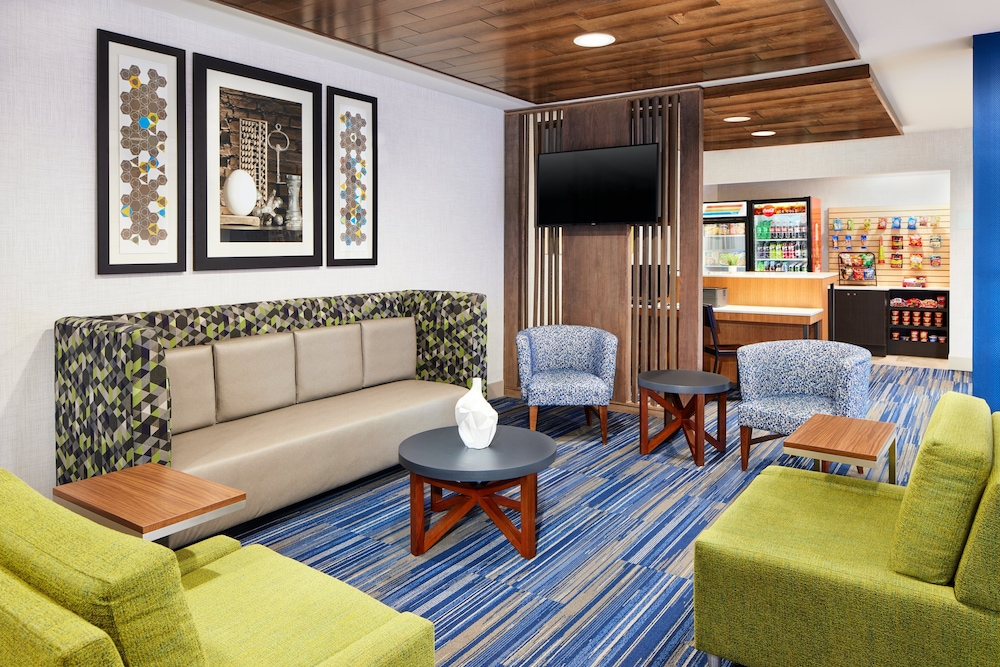 Holiday Inn Express Hotel Suites Salem 32/42
