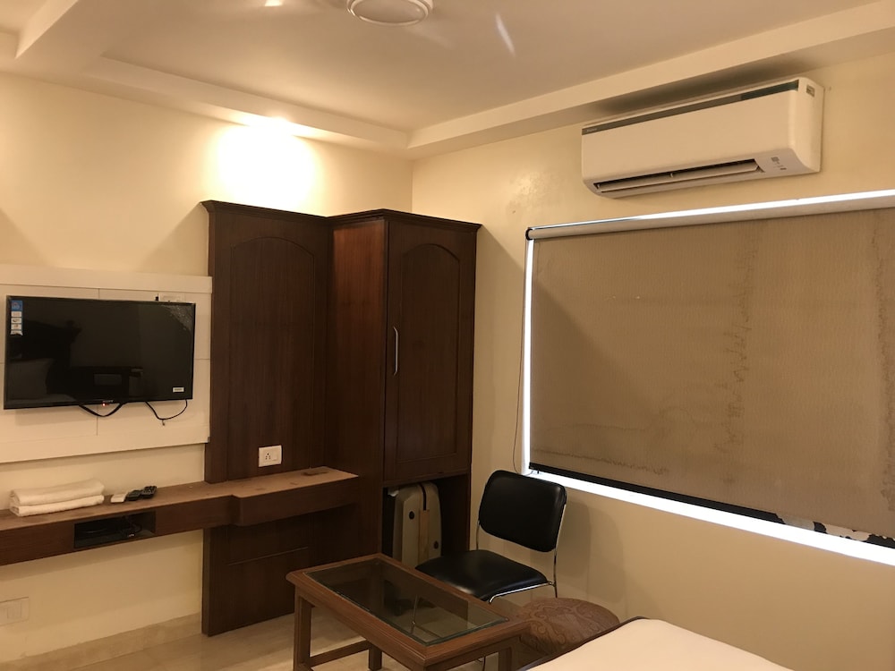 Hotel Avtar At New Delhi Railway Station 39/50