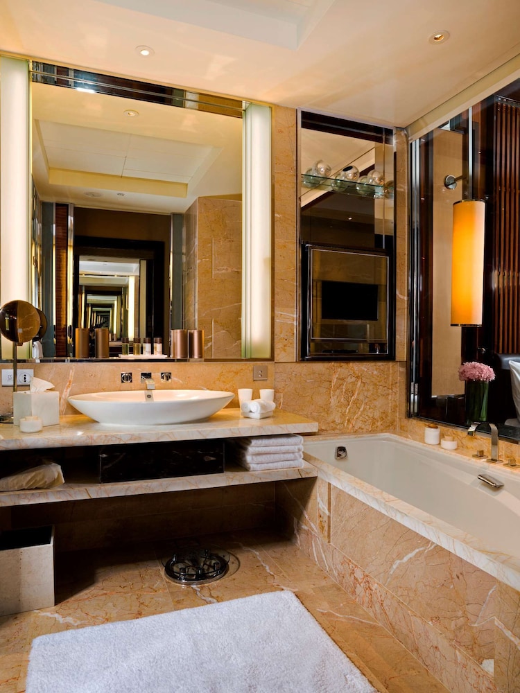 The Fullerton Bay Hotel Singapore 78/79