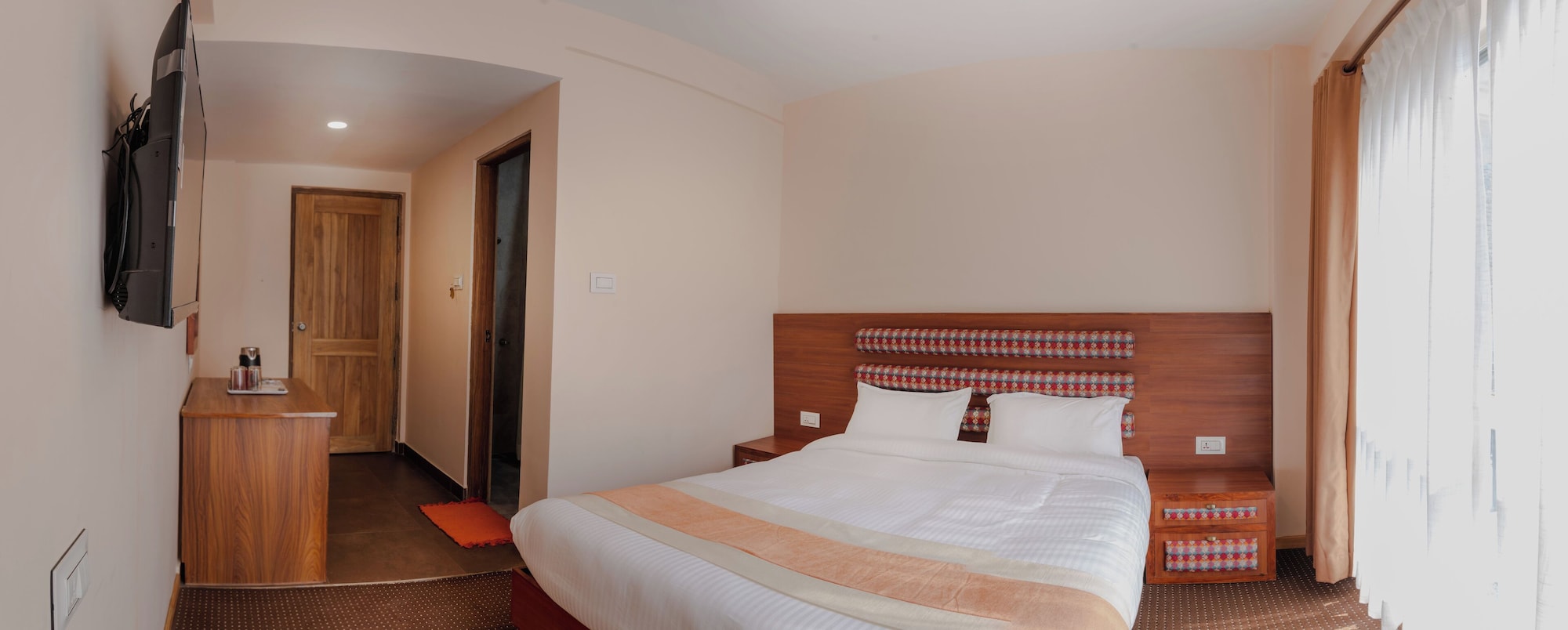 1 BEDROOM, CITY, DOUBLE OR TWIN BED