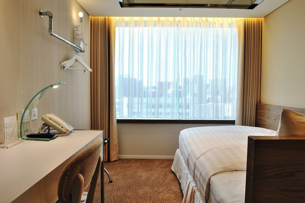 GREEN WORLD HOTEL ZHONGHUA 50/80