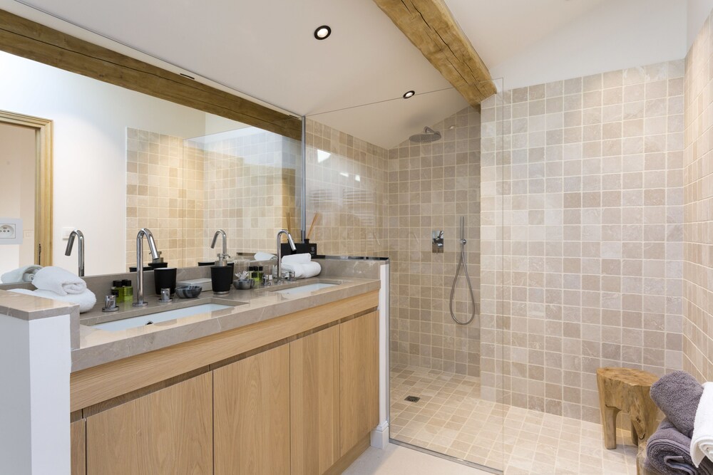 Mougins Luxury Retreats 48/50