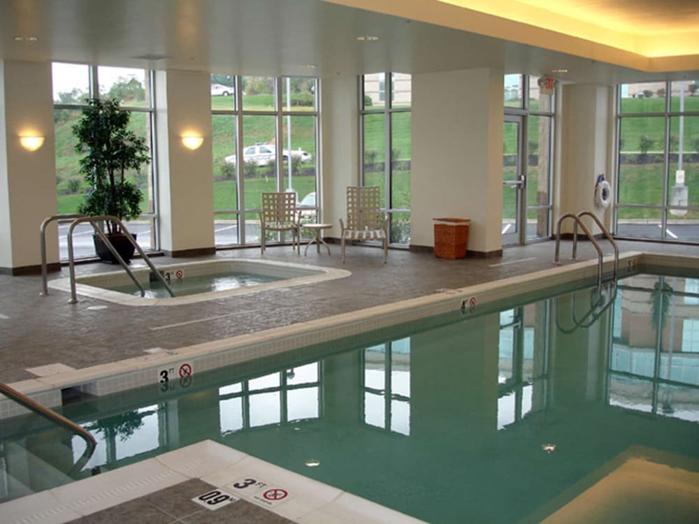 Hampton Inn and Suites Pittsburgh Meadow Lands in WASHINGTON - PA
