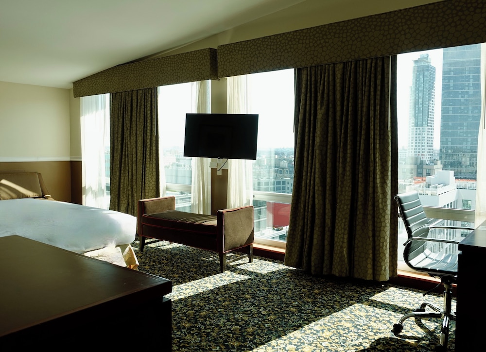 LIC Manhattan View Hotel 32/32