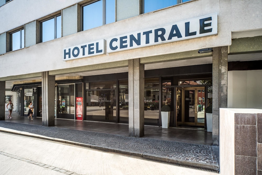 Hotel Centrale 5/50