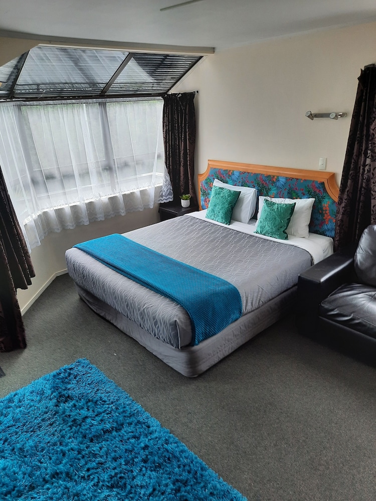 Pembrooke Motor Lodge, Whangarei 8/29