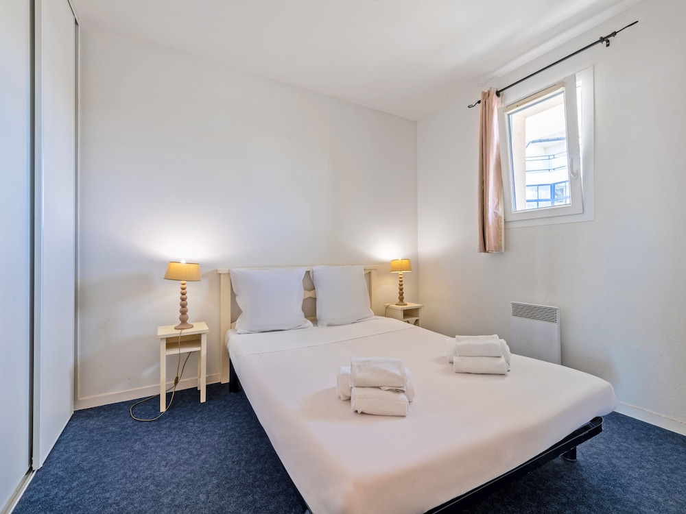 3 Rooms, Apartment, Bunk Bed, Trundle Bed