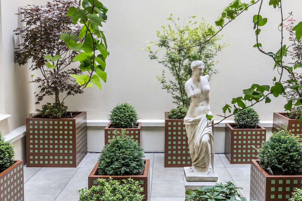 Villa Pantheon Hotel 38/44