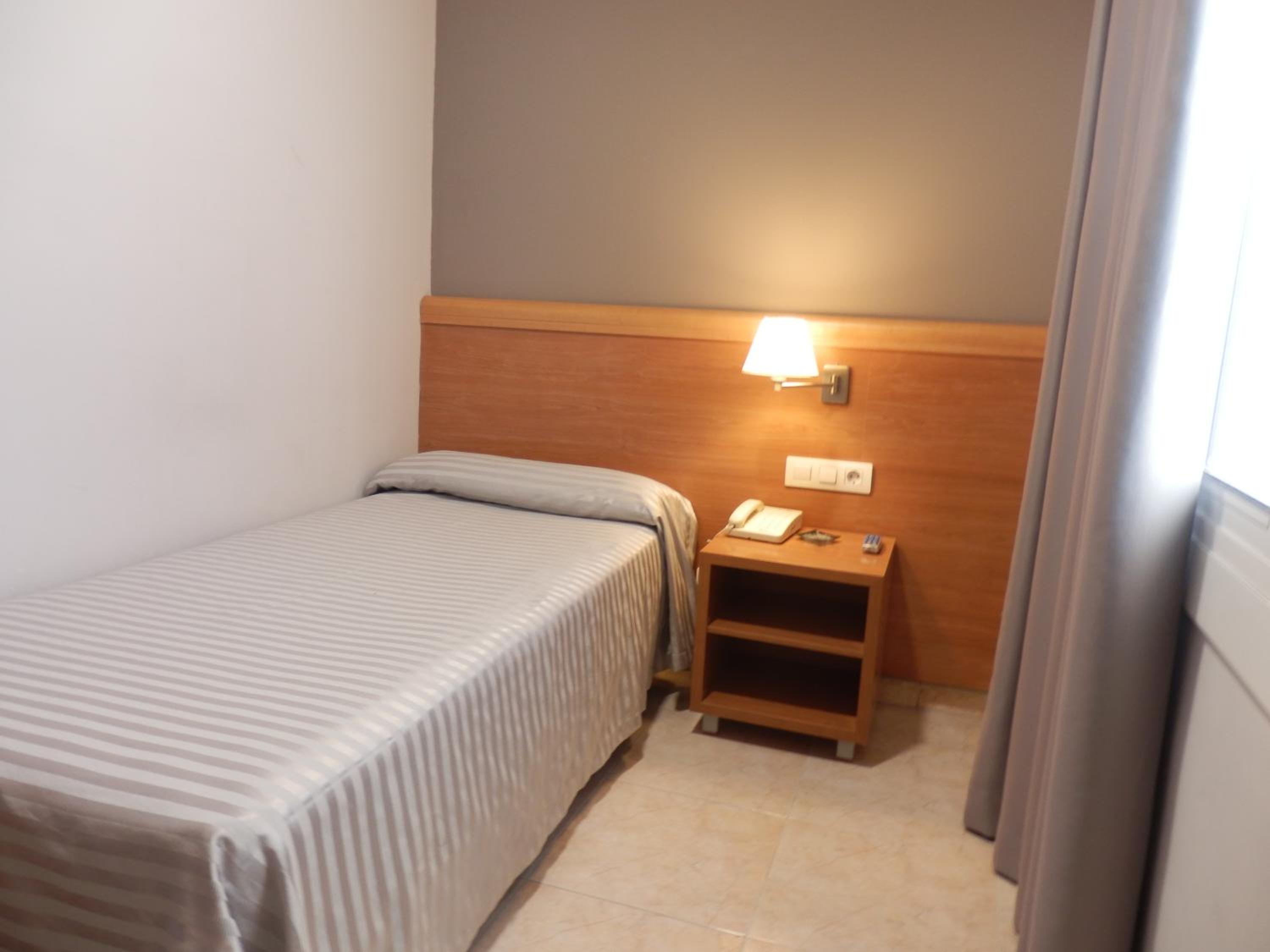 Room, Single