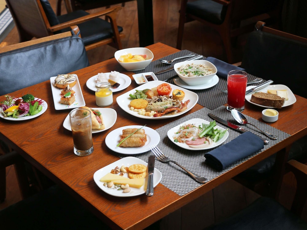 Sofitel Saigon Plaza Hotel 35/50