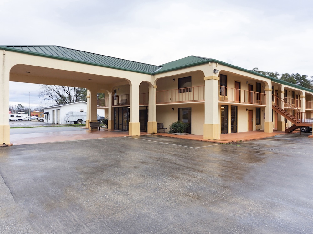Hotel Brewton 48/49
