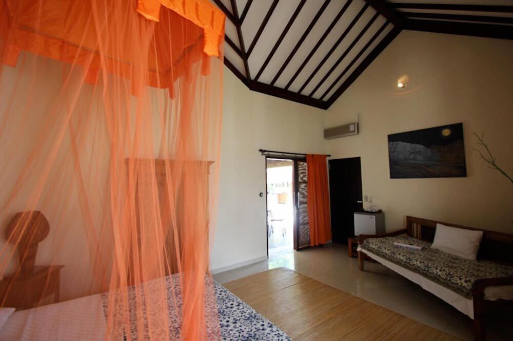 Frangipani Beach Villa 46/68