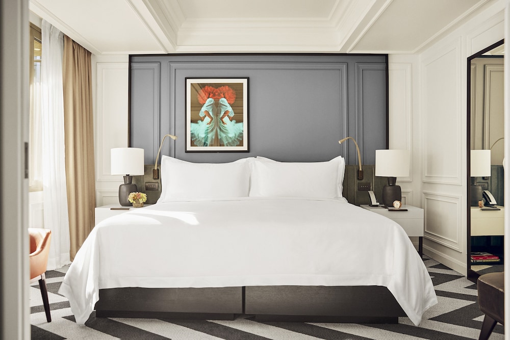 1 BEDROOM, SUITE