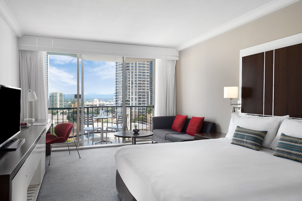 ROOM, KING BED, CITY VIEW