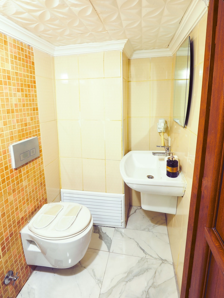 Istanbul Comfort Holiday Hotel 45/47