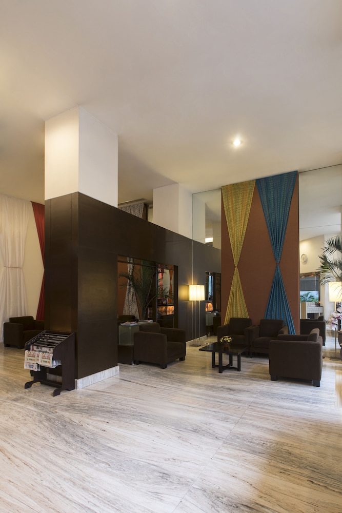 Almadera Hotel D H Quality Plaza Hotel Makassar 4/52