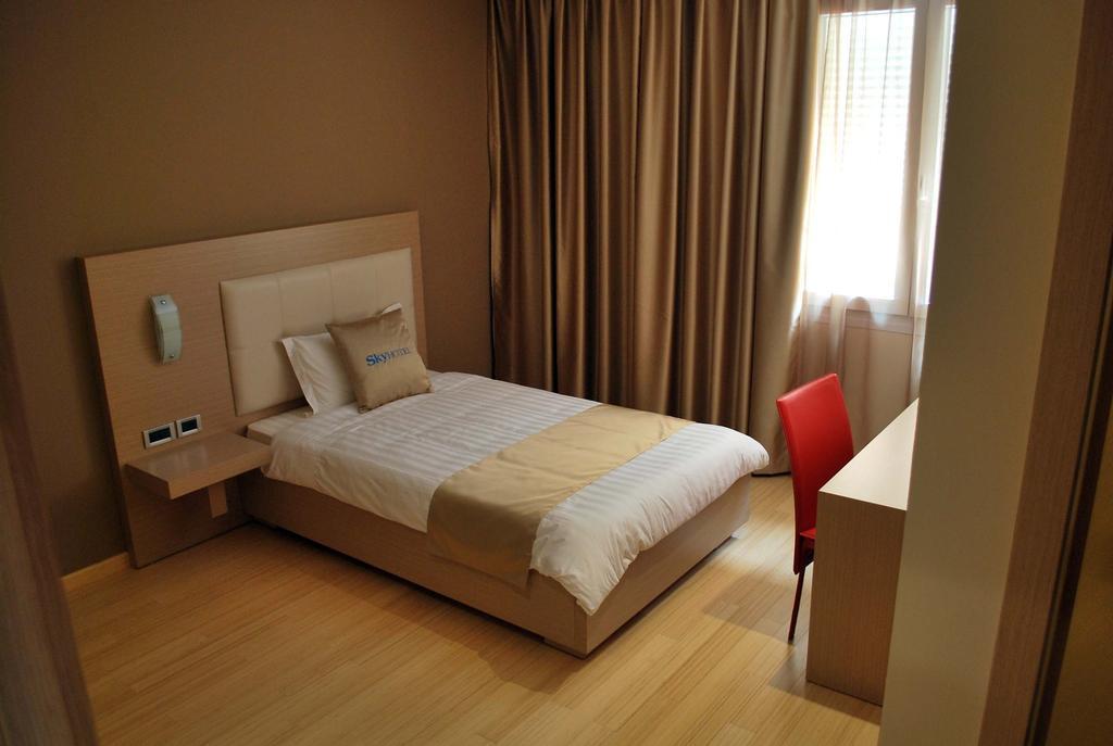 Sky 2 Hotel 18/38