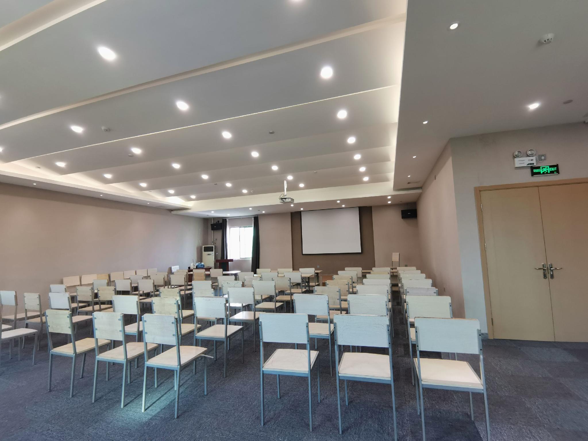 White Yulan Hotel (Xi'an Hangtiancheng Metro Station) 34/41